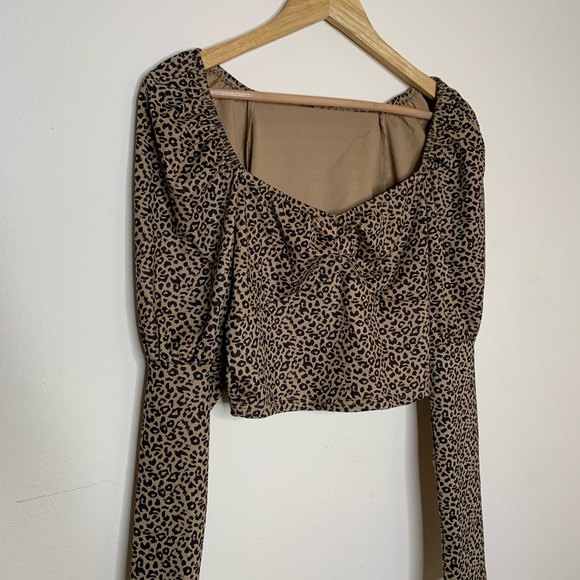 🧧Leopard top - Picture 2 of 3